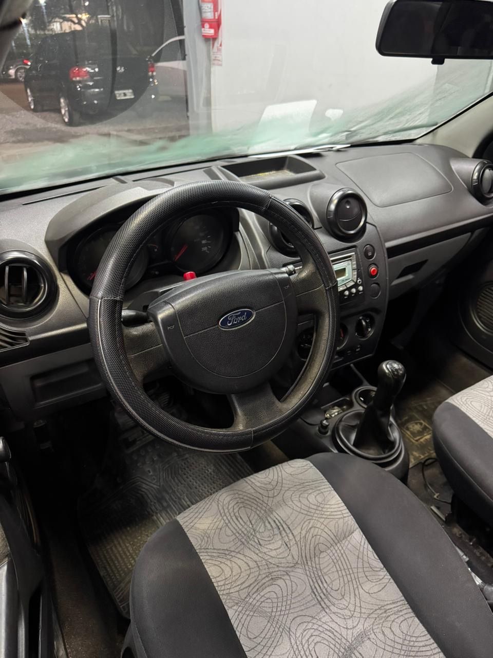Ford Fiesta Max — foto 7