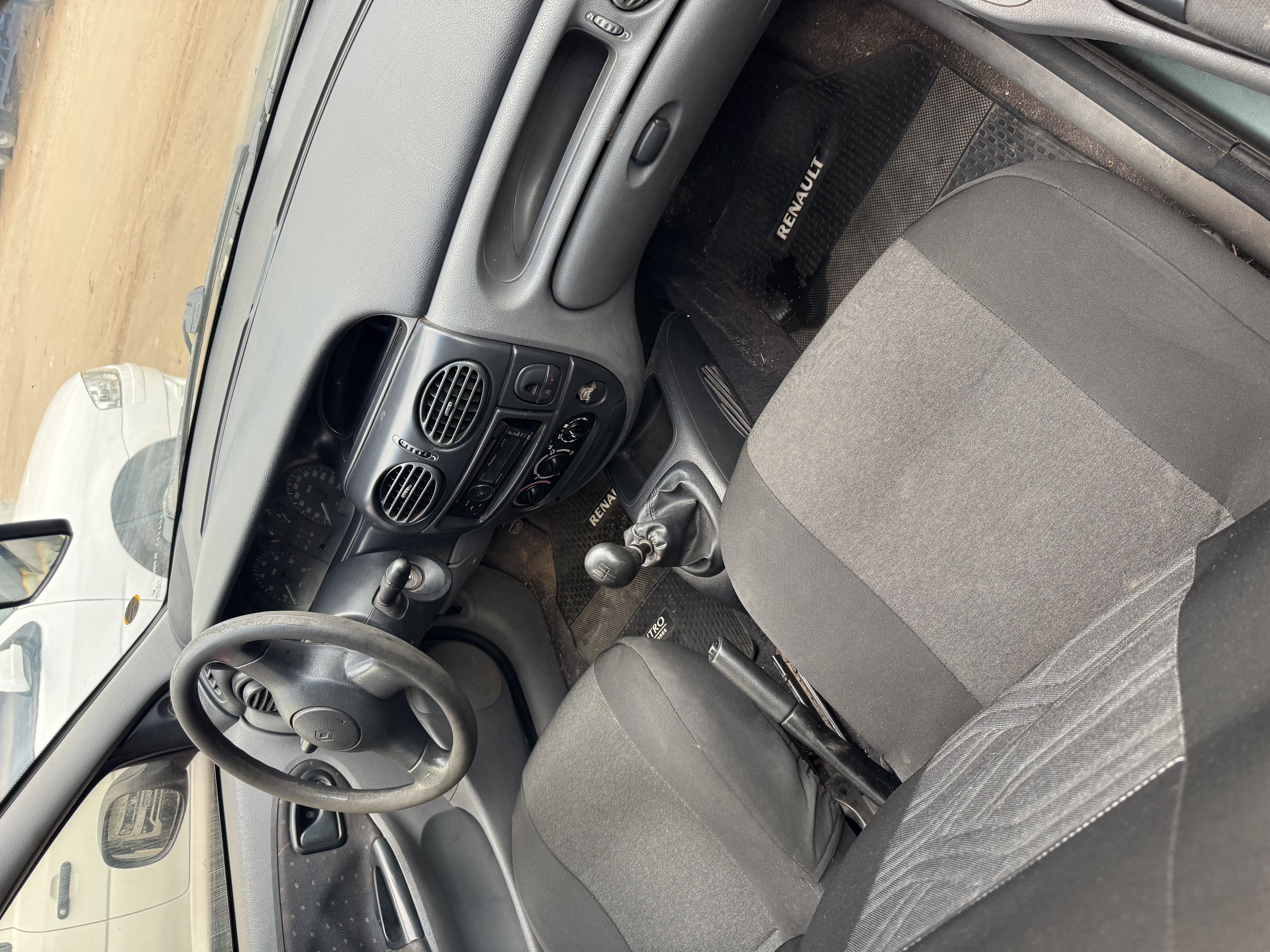 Renault Megane — foto 9