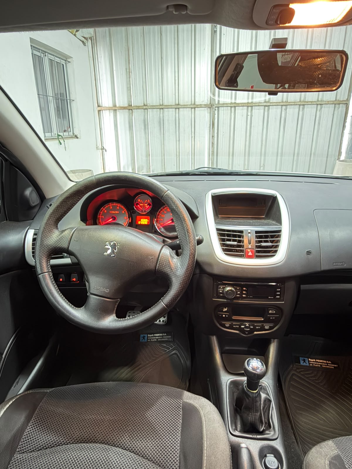 Peugeot 207 — foto 7