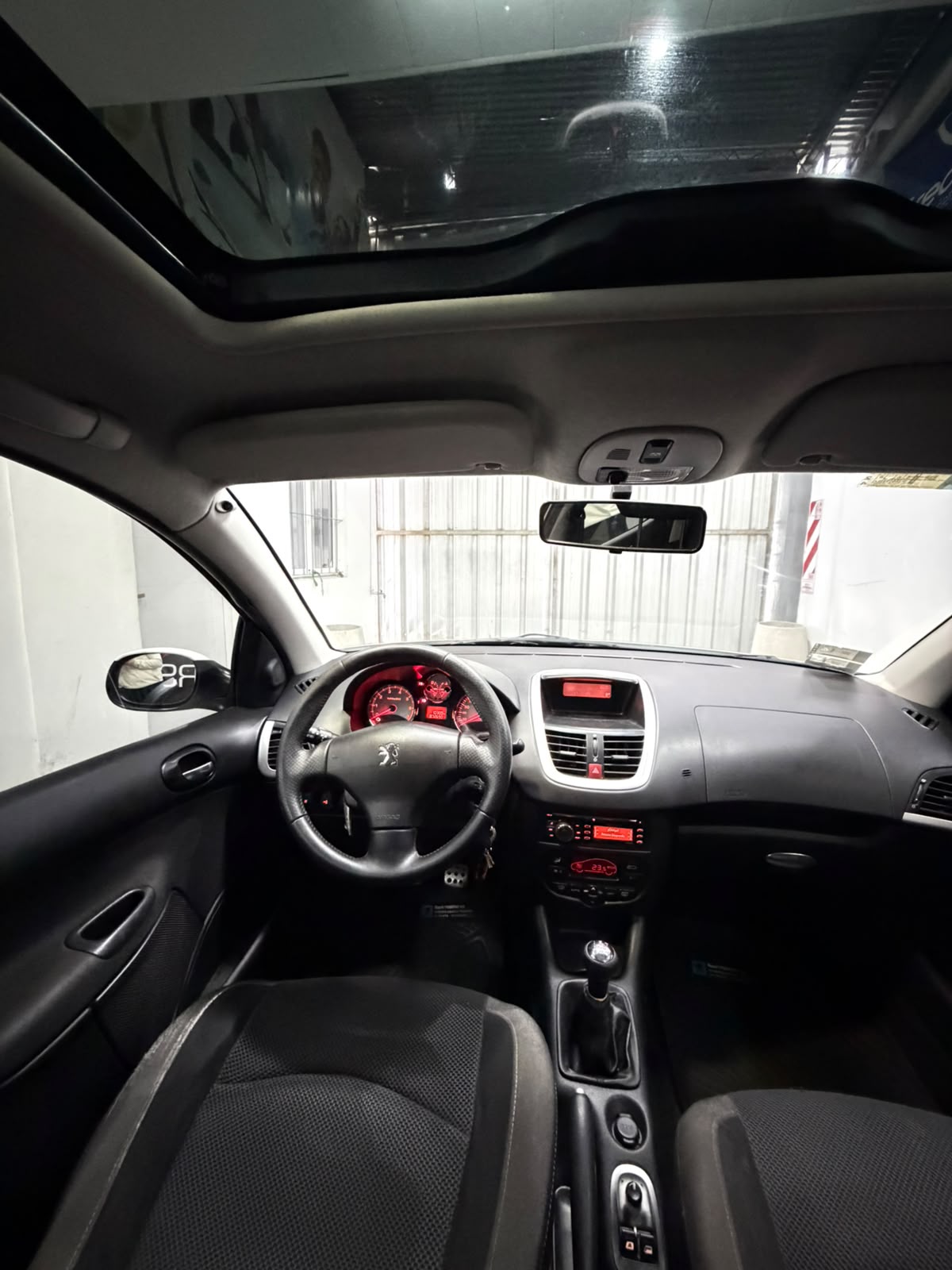 Peugeot 207 — foto 8