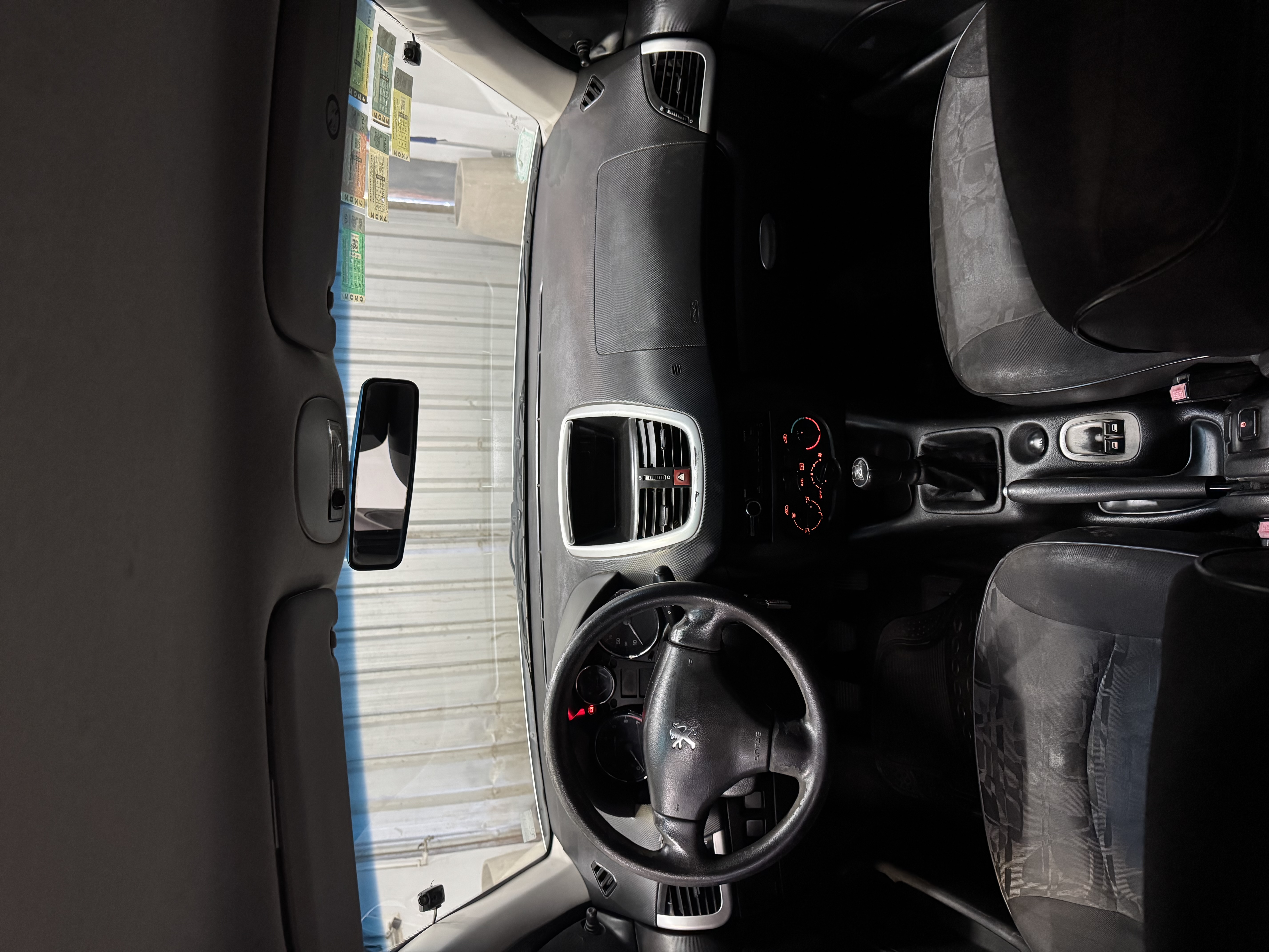 Peugeot 207 — foto 9