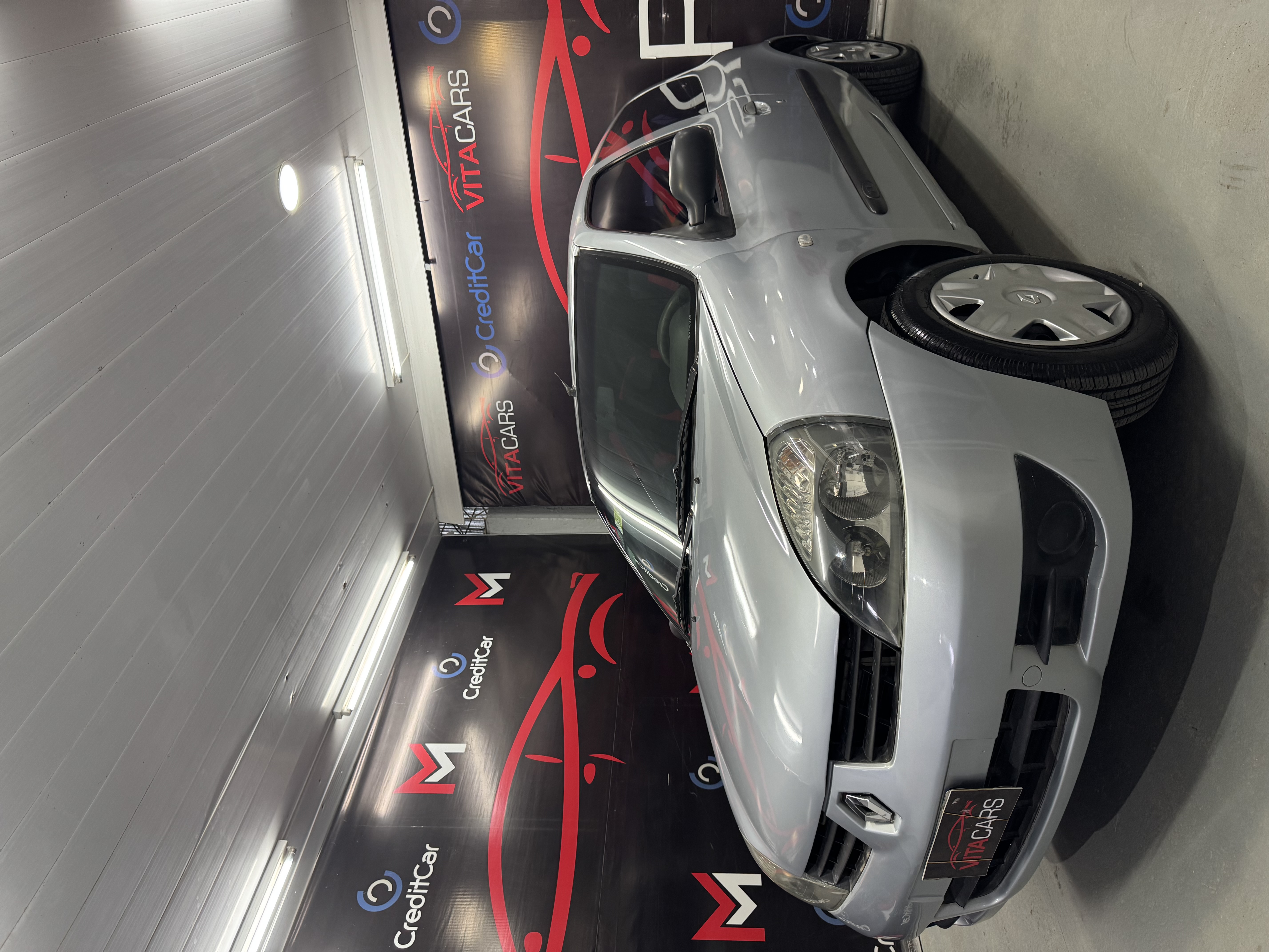Renault Clio — foto 1