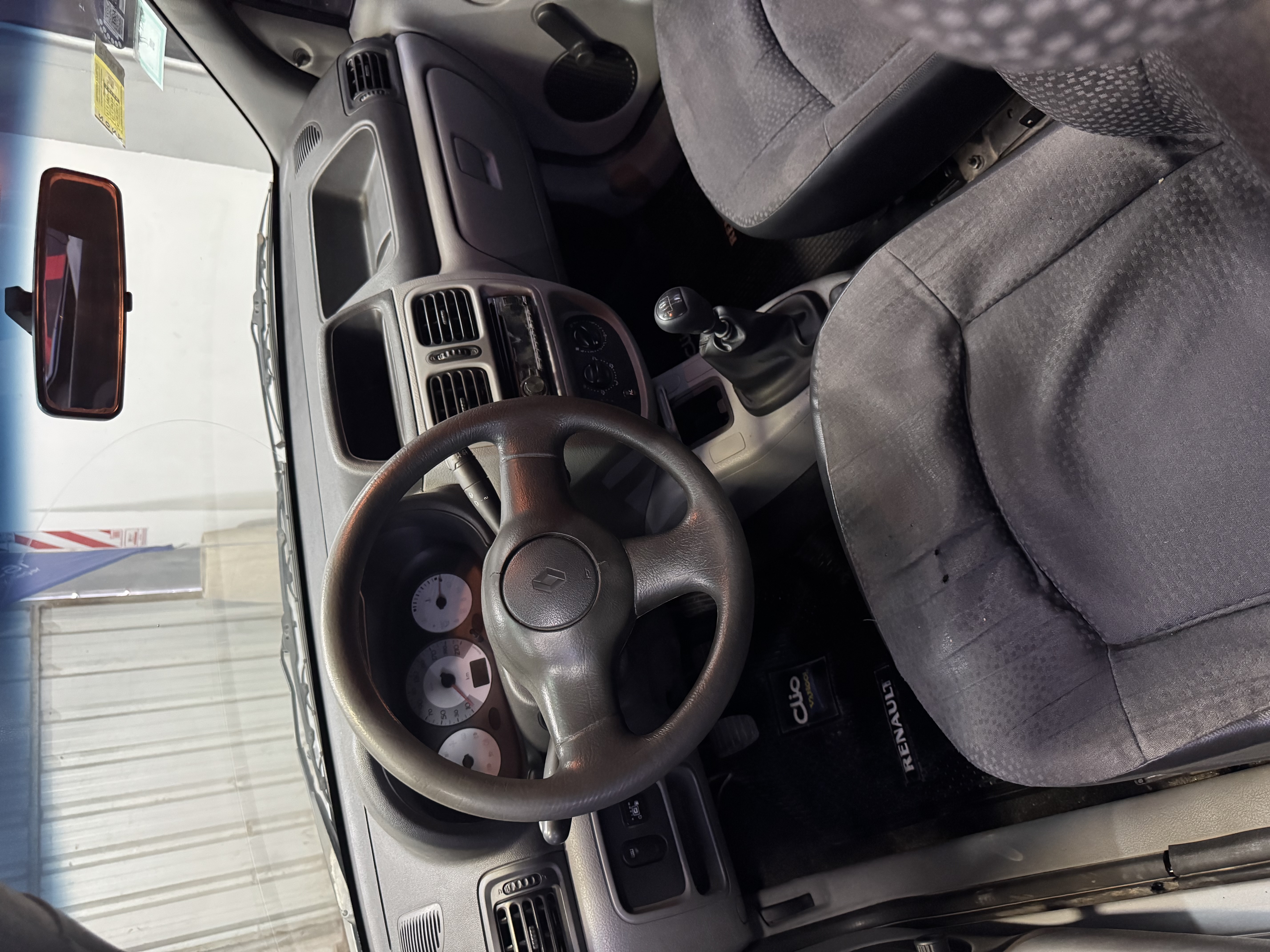 Renault Clio — foto 7