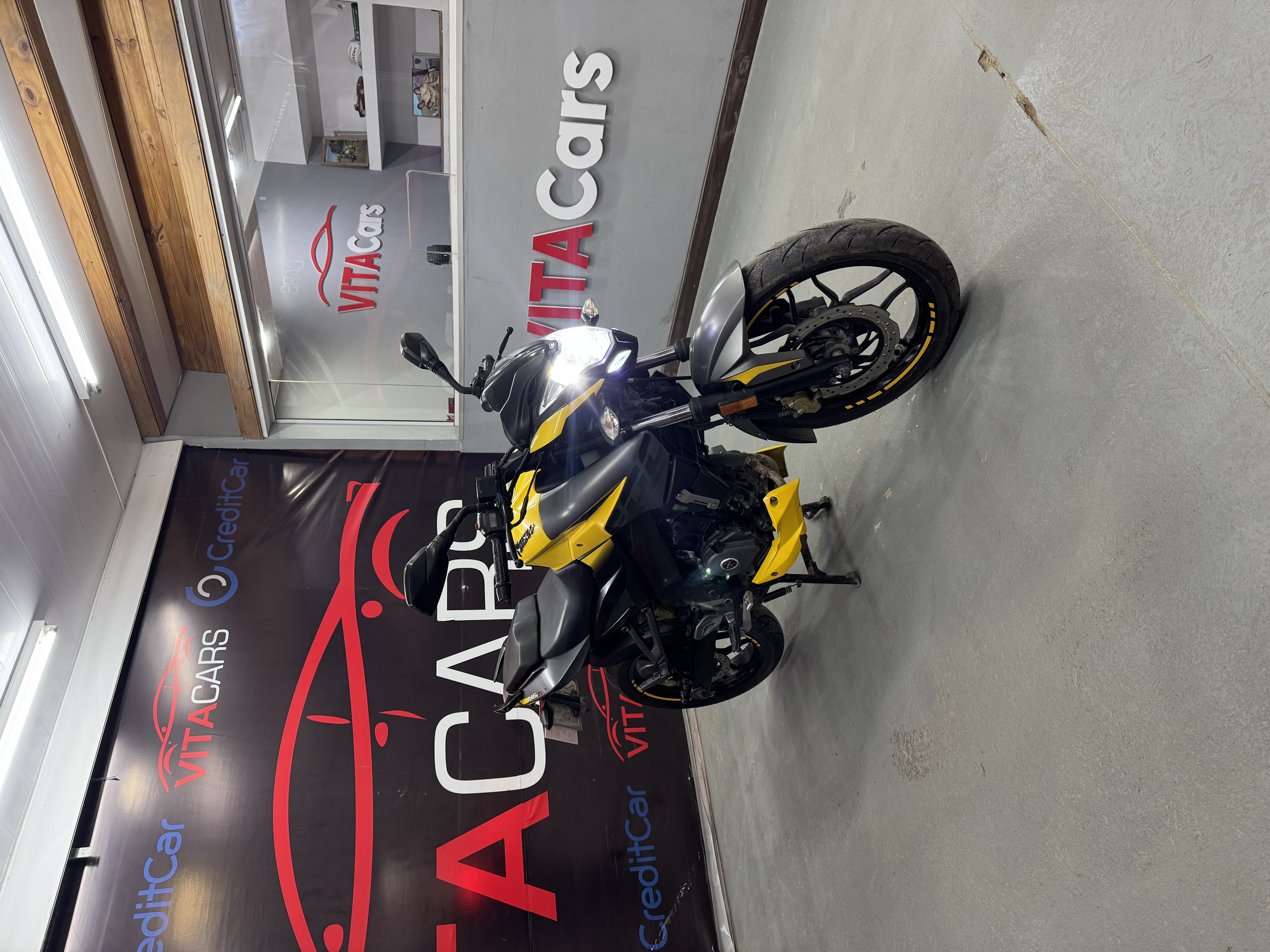 Bajaj Rouser 200 — foto 2