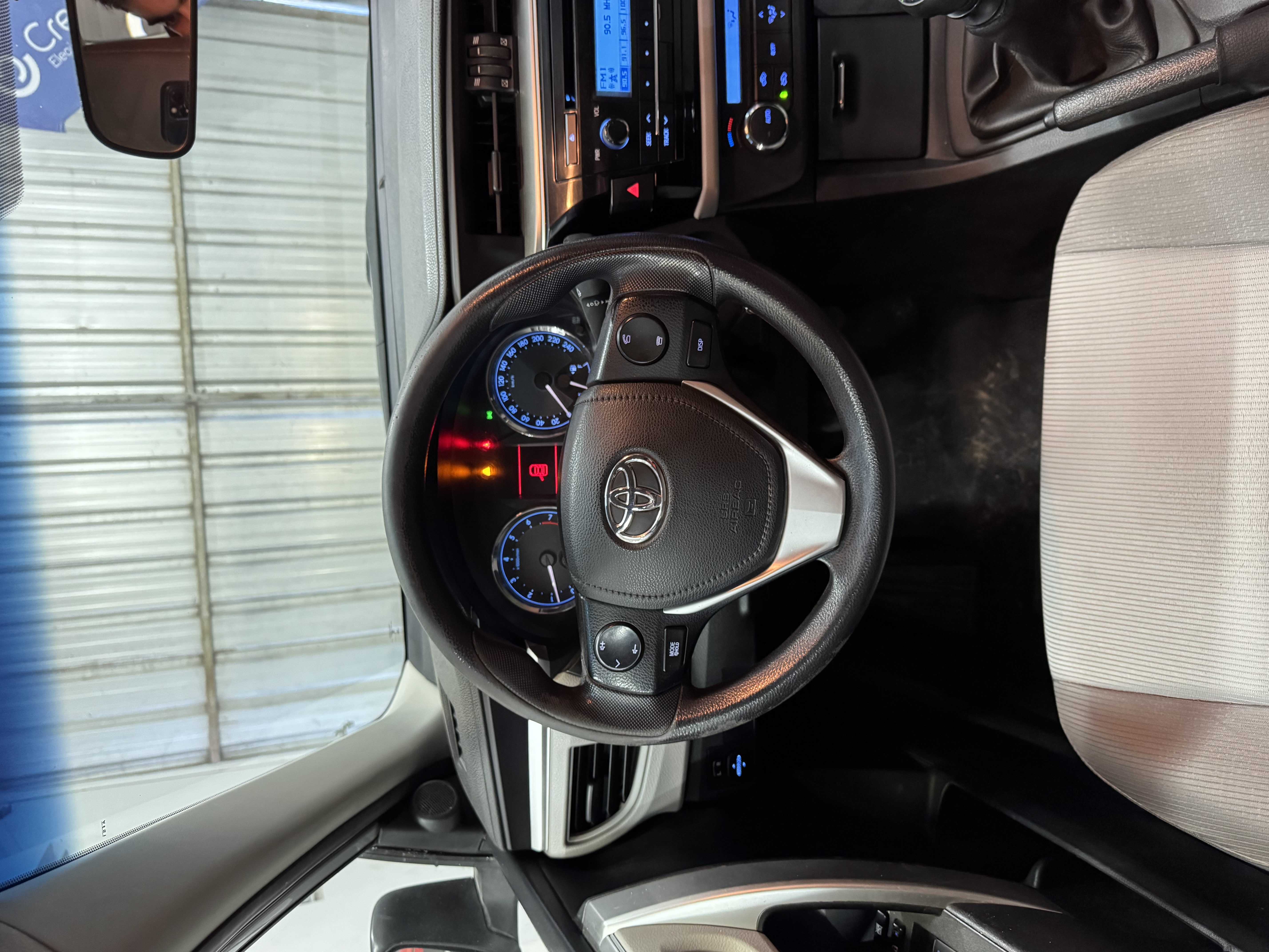 Toyota Corolla XEI — foto 8