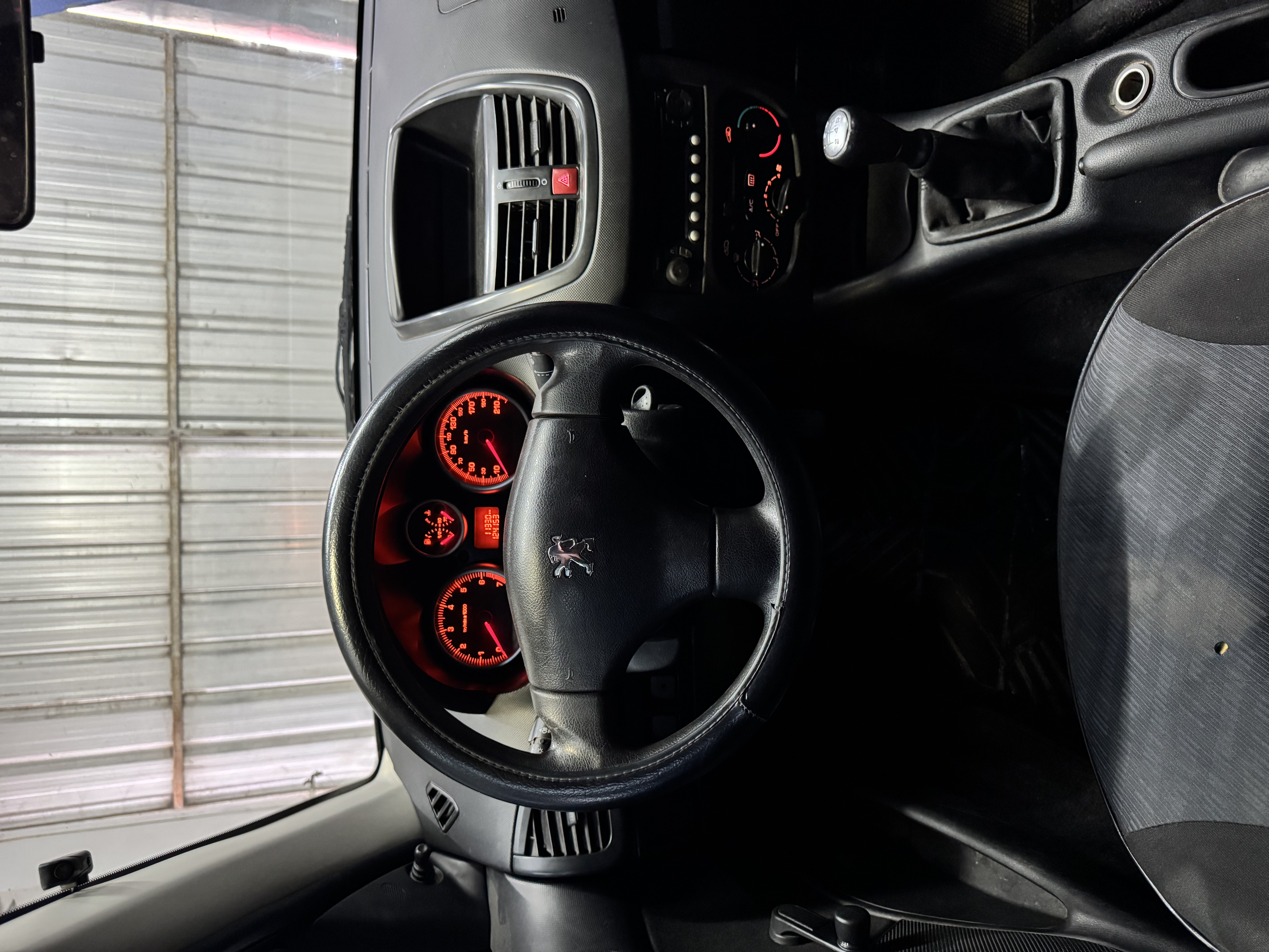 Peugeot 207 — foto 8