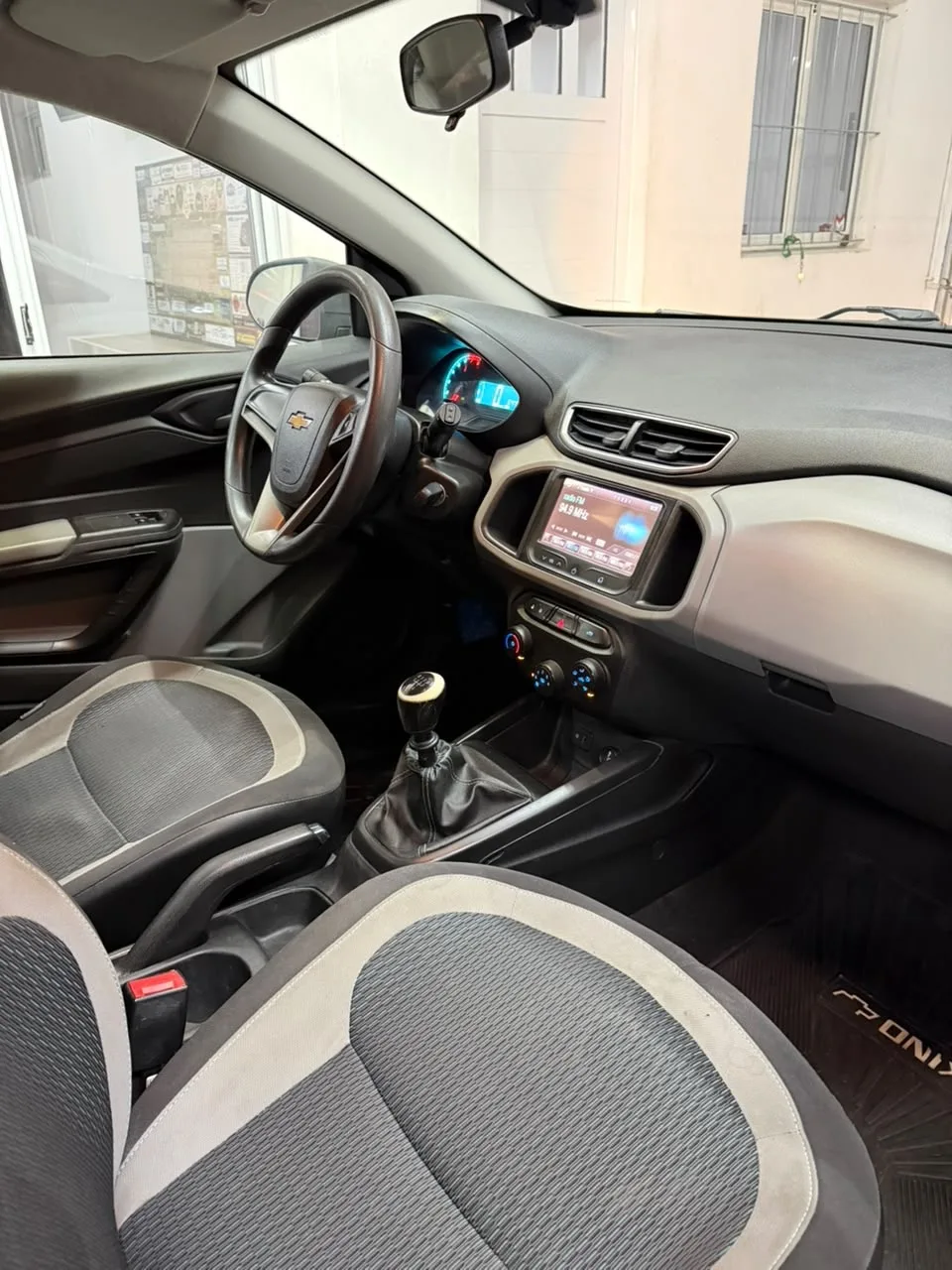 Chevrolet Ónix LT — foto 8